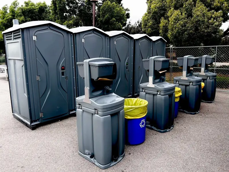 How do porta potty rentals work in Scott’s Addition?